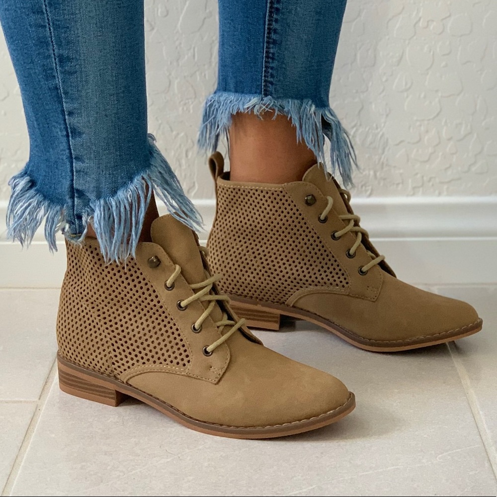 Perforated Lace Up Dress Combat Boot - Picture 7 of 7